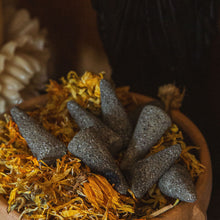 Mystic Box: Chimenea & Copal Incense Cones