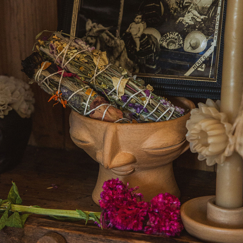 Handcrafted Face Copal Burner with Floral Sahumerio